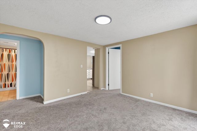 6120 Surrey Lane, Burton, MI 48519