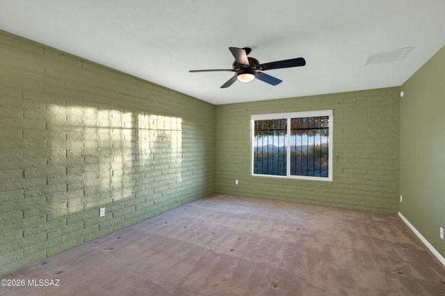 7112 N Chimney Rock Place, Tucson, AZ 85718