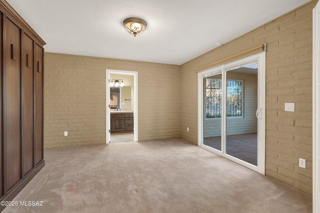 7112 N Chimney Rock Place, Tucson, AZ 85718