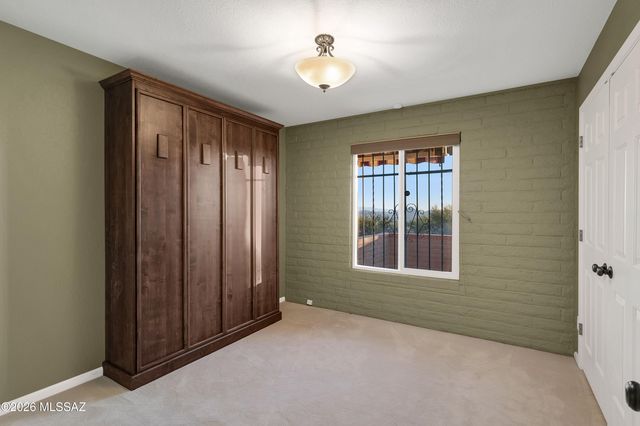 7112 N Chimney Rock Place, Tucson, AZ 85718