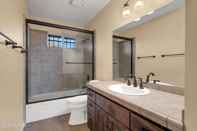 7112 N Chimney Rock Place, Tucson, AZ 85718