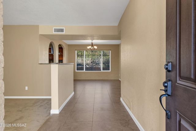 7112 N Chimney Rock Place, Tucson, AZ 85718