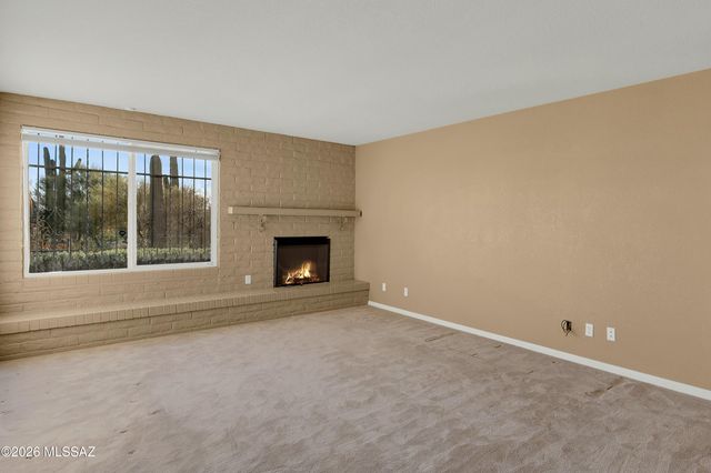 7112 N Chimney Rock Place, Tucson, AZ 85718