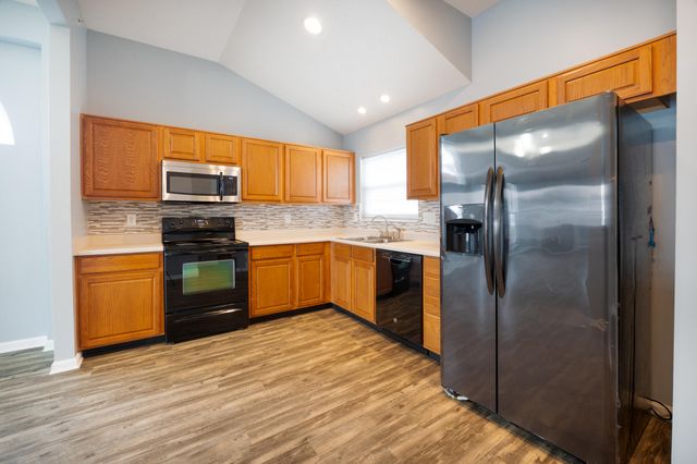 2084 Divot Drive, Burlington, KY 41005