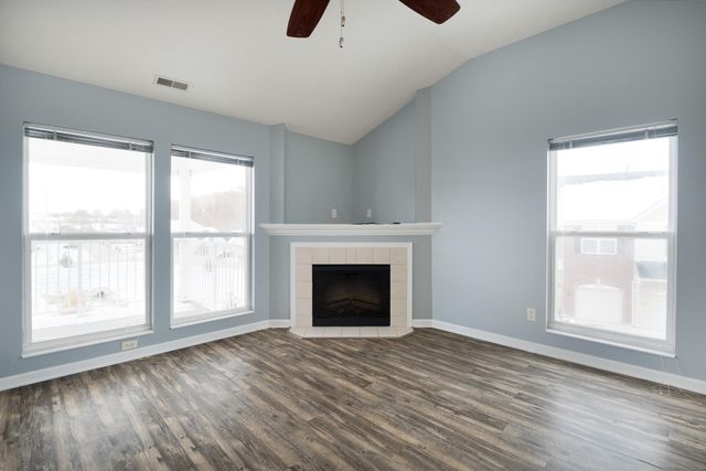 2084 Divot Drive, Burlington, KY 41005