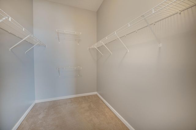 2084 Divot Drive, Burlington, KY 41005