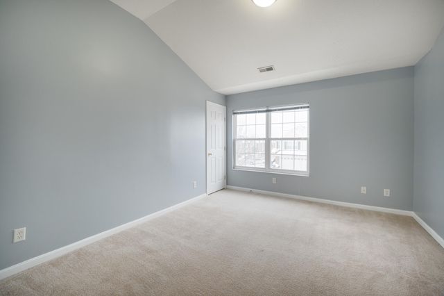 2084 Divot Drive, Burlington, KY 41005