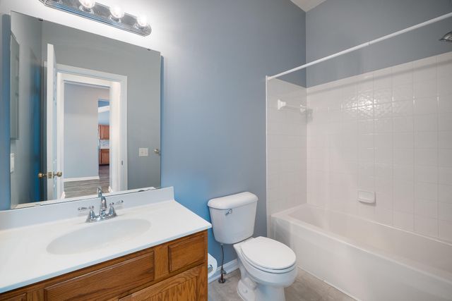 2084 Divot Drive, Burlington, KY 41005