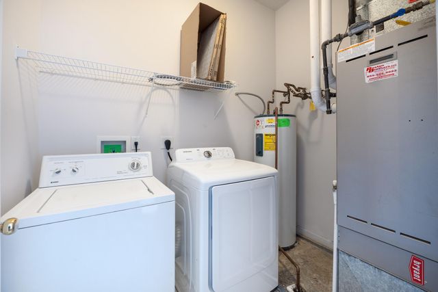 2084 Divot Drive, Burlington, KY 41005