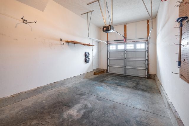 2084 Divot Drive, Burlington, KY 41005