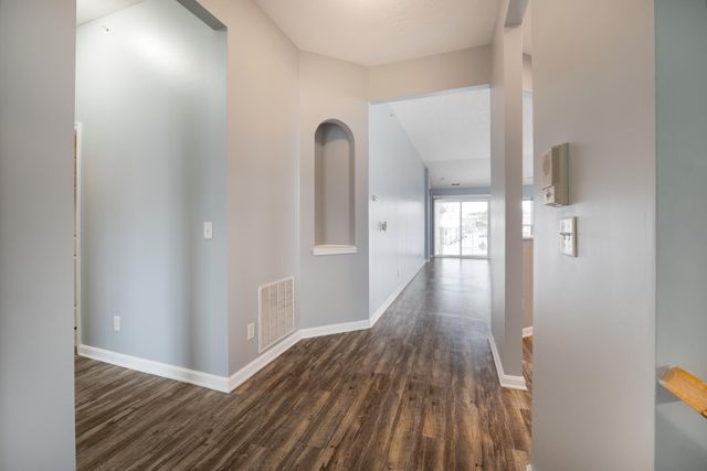 2084 Divot Drive, Burlington, KY 41005