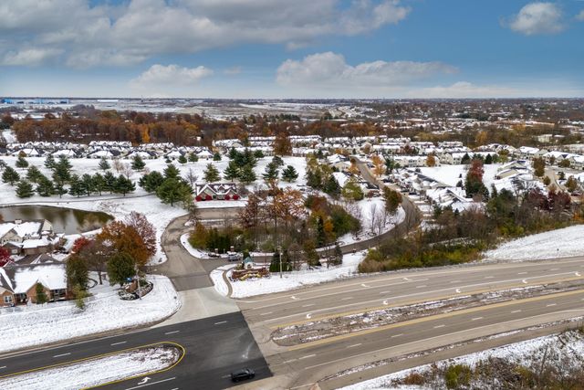 2084 Divot Drive, Burlington, KY 41005