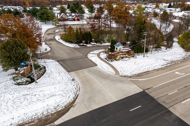 2084 Divot Drive, Burlington, KY 41005