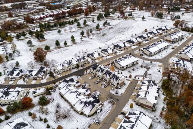 2084 Divot Drive, Burlington, KY 41005