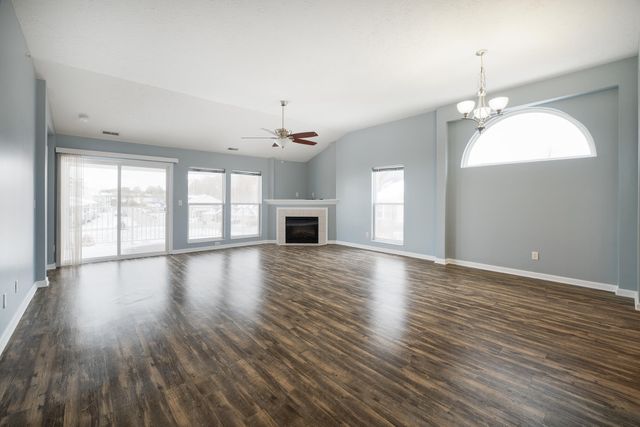 2084 Divot Drive, Burlington, KY 41005