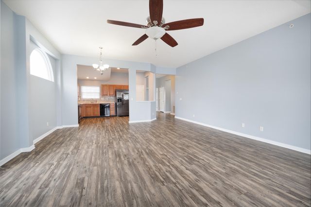 2084 Divot Drive, Burlington, KY 41005