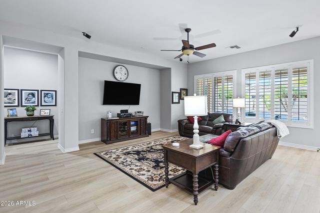 30 W TONTO Drive, Chandler, AZ 85248