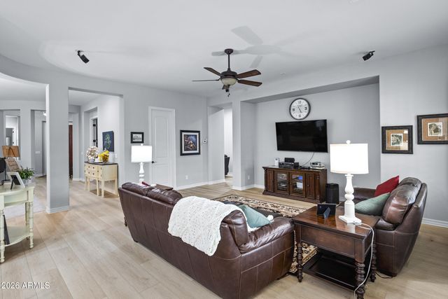 30 W TONTO Drive, Chandler, AZ 85248