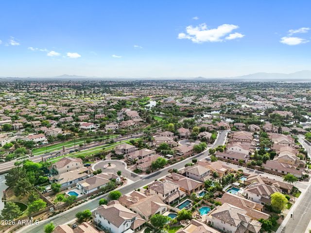 30 W TONTO Drive, Chandler, AZ 85248