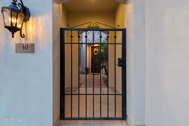 30 W TONTO Drive, Chandler, AZ 85248