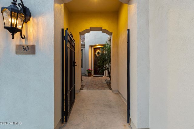 30 W TONTO Drive, Chandler, AZ 85248