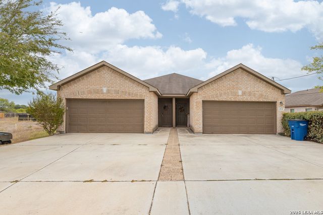 216 STONE GATE DR, New Braunfels, TX 78130