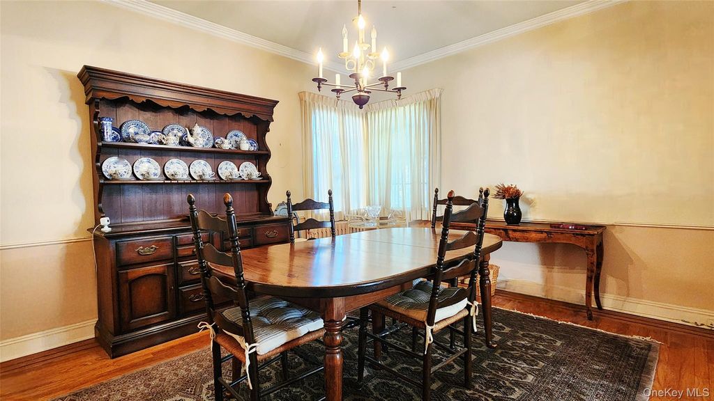 7516 175th Street, Fresh Meadows, NY 11366 — photo 4