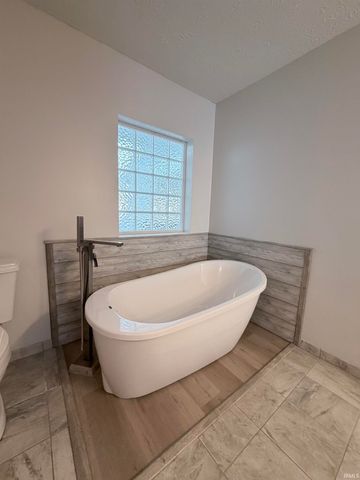 155 W Smithville Road, Bloomington, IN 47403