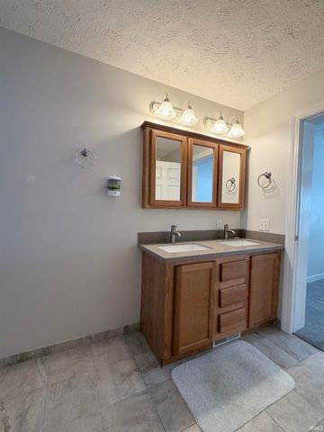 155 W Smithville Road, Bloomington, IN 47403