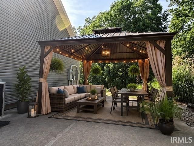 155 W Smithville Road, Bloomington, IN 47403