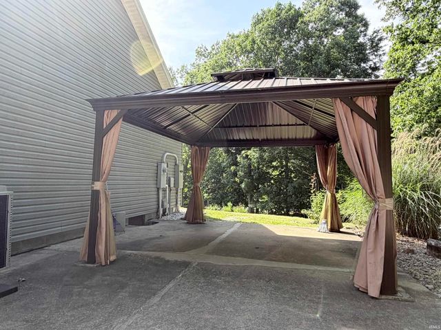 155 W Smithville Road, Bloomington, IN 47403