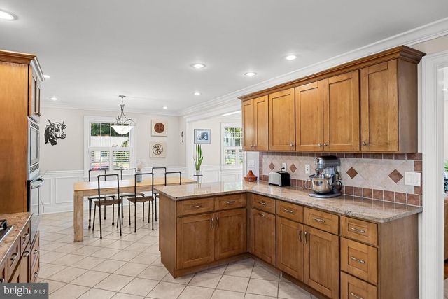 127 DEERFIELD DR, Cherry Hill, NJ 08034