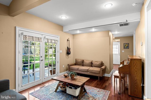 127 DEERFIELD DR, Cherry Hill, NJ 08034