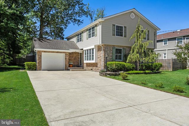 127 DEERFIELD DR, Cherry Hill, NJ 08034