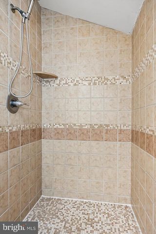 127 DEERFIELD DR, Cherry Hill, NJ 08034