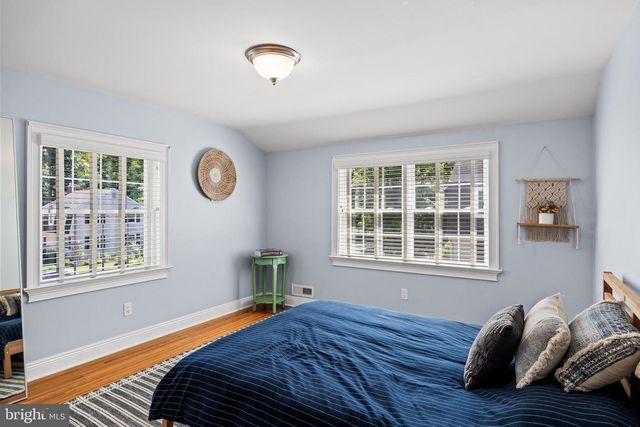 127 DEERFIELD DR, Cherry Hill, NJ 08034