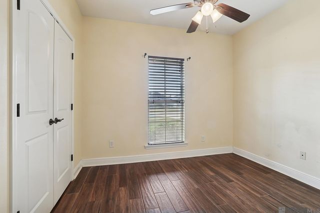 9277 Yellowfin Dr, Denham Springs, LA 70726