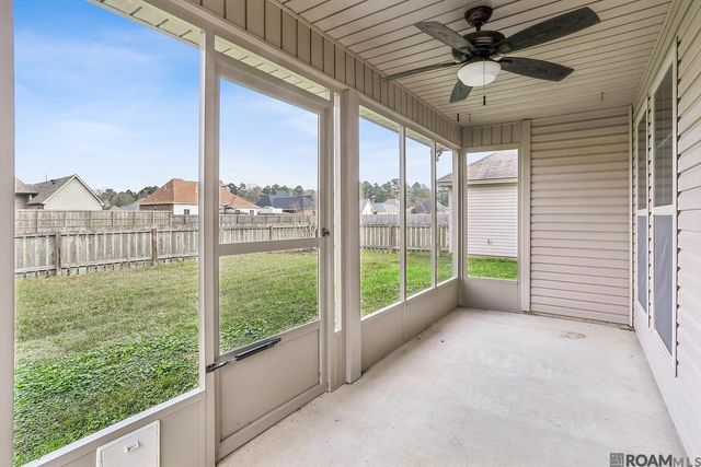 9277 Yellowfin Dr, Denham Springs, LA 70726