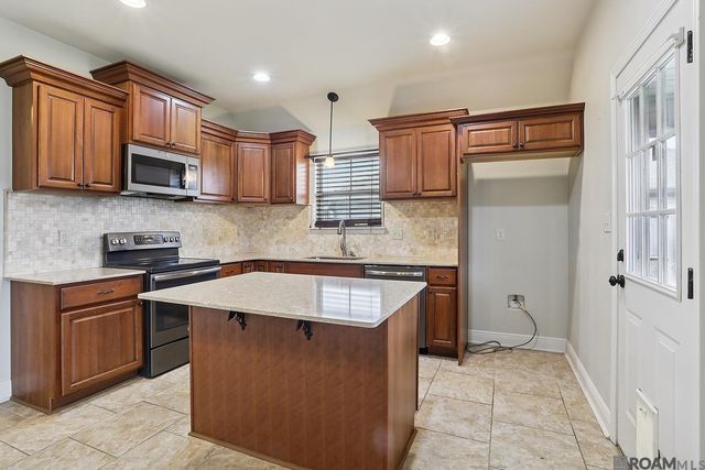 9277 Yellowfin Dr, Denham Springs, LA 70726