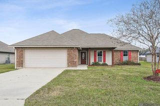 9277 Yellowfin Dr, Denham Springs, LA 70726