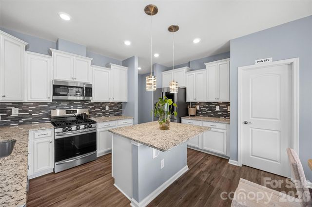 2022 Napa Valley Drive, Waxhaw, NC 28173