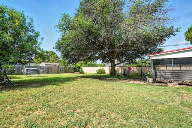 1017 2nd Street, Hamlin, TX 79520