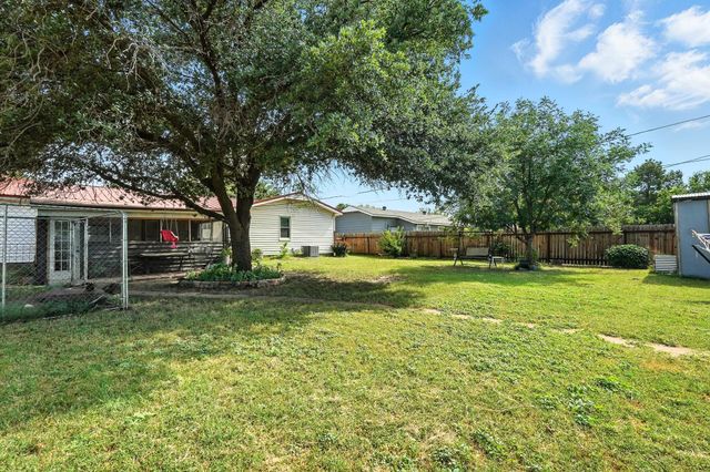 1017 2nd Street, Hamlin, TX 79520