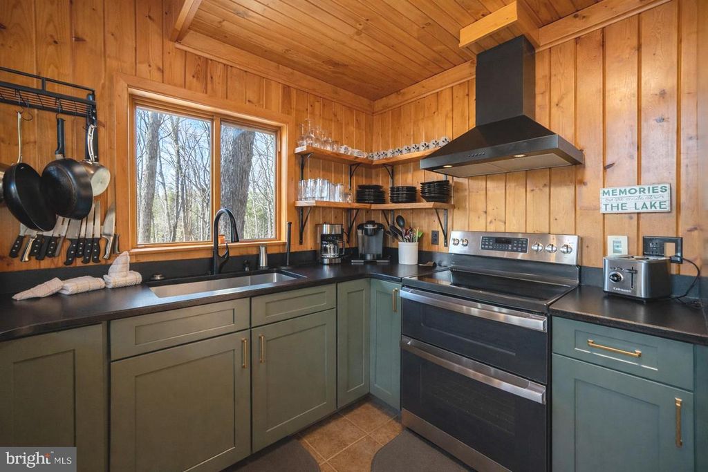 Image 15 of property listing at 61 FREDERICK CIR, Swanton, MD 21561