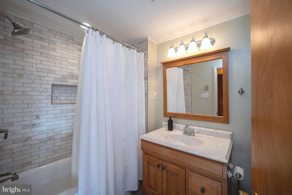 Image 24 of property listing at 61 FREDERICK CIR, Swanton, MD 21561