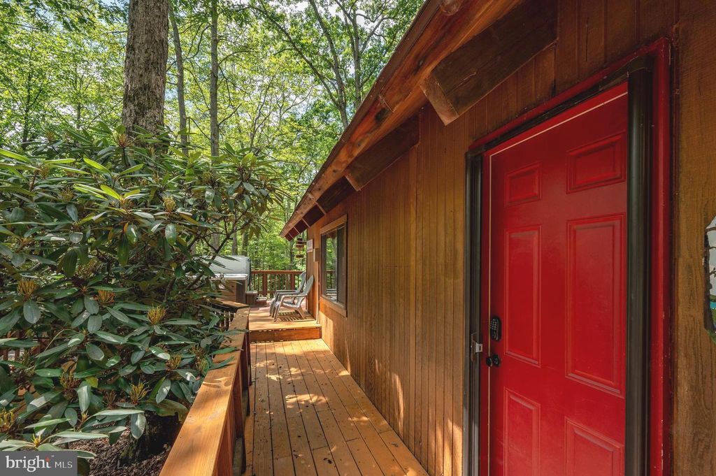 Image 43 of property listing at 61 FREDERICK CIR, Swanton, MD 21561