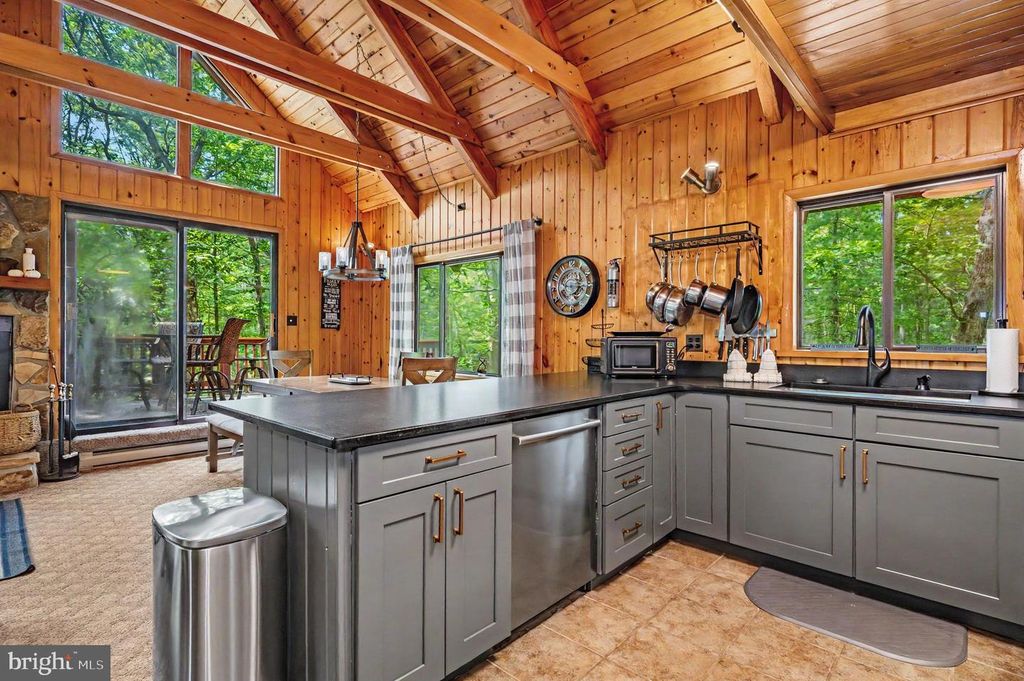 Image 7 of property listing at 61 FREDERICK CIR, Swanton, MD 21561