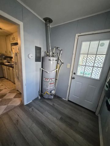 2421 S Bennett Ave, Wichita, KS 67217