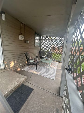 2421 S Bennett Ave, Wichita, KS 67217