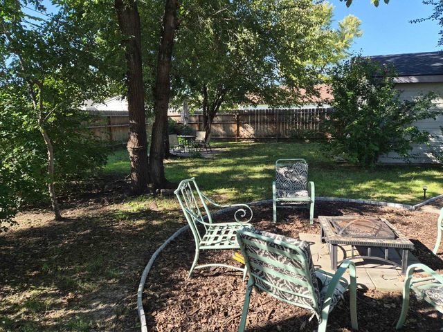 2421 S Bennett Ave, Wichita, KS 67217